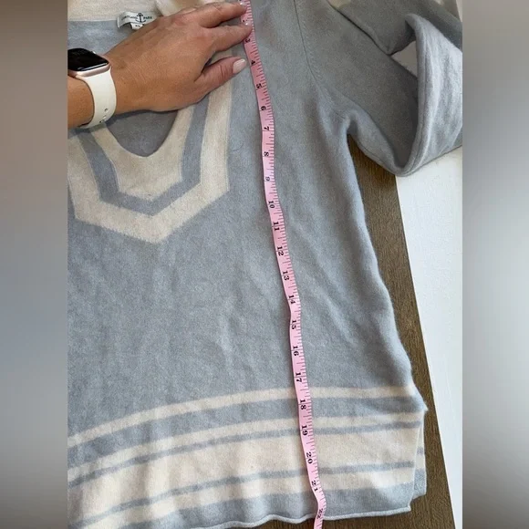 Cortland Park Women’s Blue and Cream 100% Cashmere Sweater size XS - Picture 6 of 6